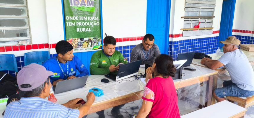 O acesso a políticas públicas é garantido aos trabalhadores rurais, mas, para isso, o público precisa estar enquadrado na categoria Agricultor Familiar. Dessa forma, segundo o Instituto de Desenvolvimento Agropecuário e Florestal Sustentável do Estado do Amazonas (Idam), é possível a obtenção de documentos rurais, a solicitação de crédito rural e, ainda, a participação no Programa de Aquisição de Alimentos (PAA), por exemplo.